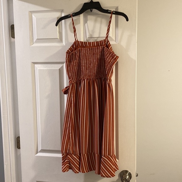 xhilaration Sundress. Size Medium - Picture 6 of 6